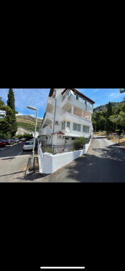 Apartments Sveti Stefan-Marko Ngoại thất bức ảnh